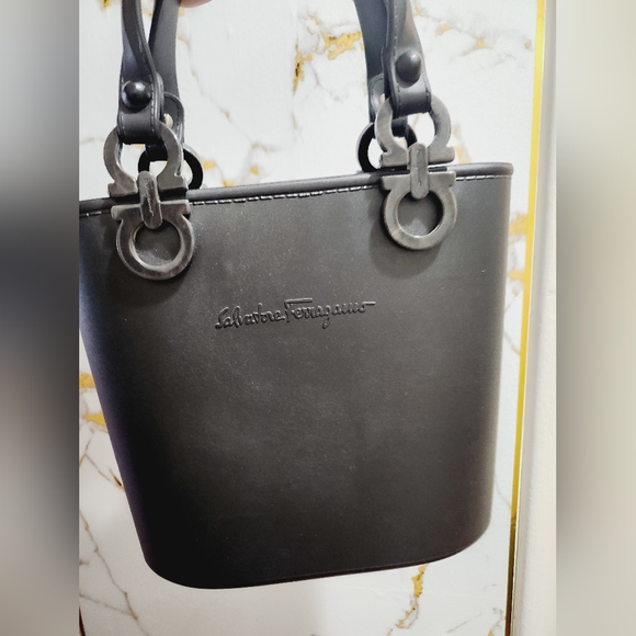 SOLD!Original Salvatore Ferragamo jelly handbag - Picture 1 of 12